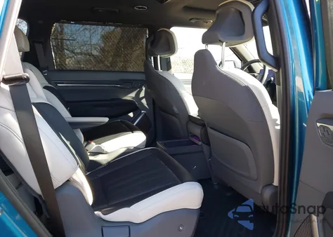 2024 Kia Ev9 Gt-Line z USA, uszkodzony, nr VIN KNDAEFS57R6037753